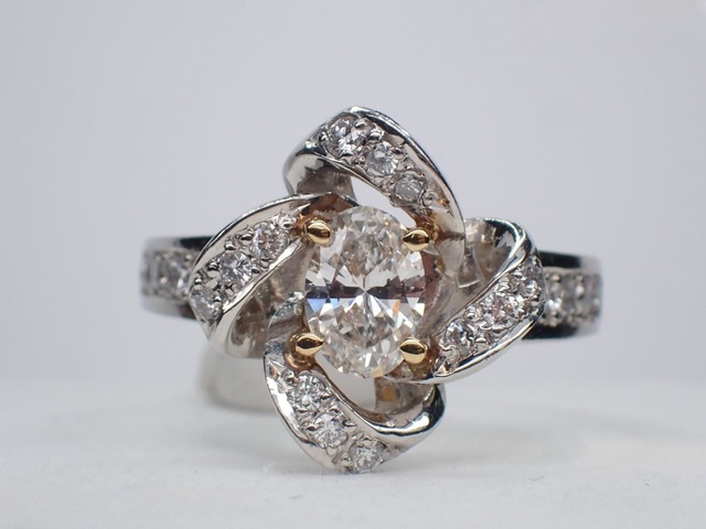 Ｐｔ９００／Ｋ１８　Ｄ０．５７３ｃｔ　ＭＤ０．３７ｃｔ　リング　８．６ｇ　