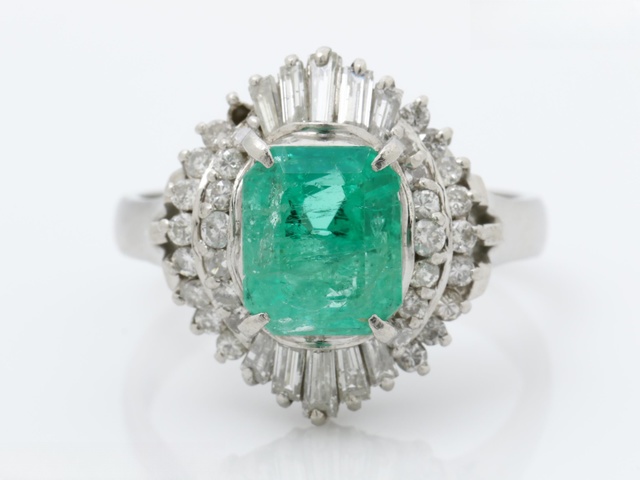 エメラルド　Ｐｔ９００　１０．５ｇ　２．２７　１．０８　＃２０．５