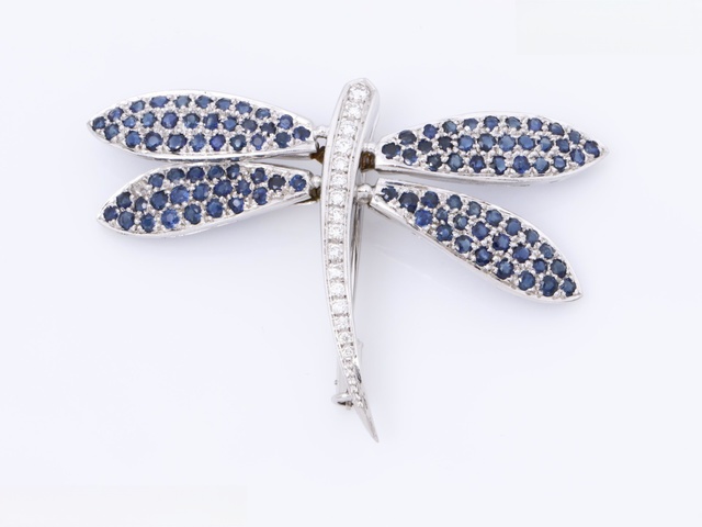 トンボモチーフ　ブローチ　Ｋ１８ＷＧ／１２．３ｇ（バネ部含む　サファイア　ダイヤ