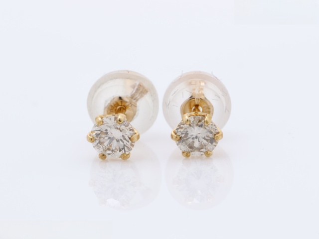 ピアス　Ｋ１８ＰＧ／０．１５ｃｔ×２／０．５ｇ（シリコン部含む）