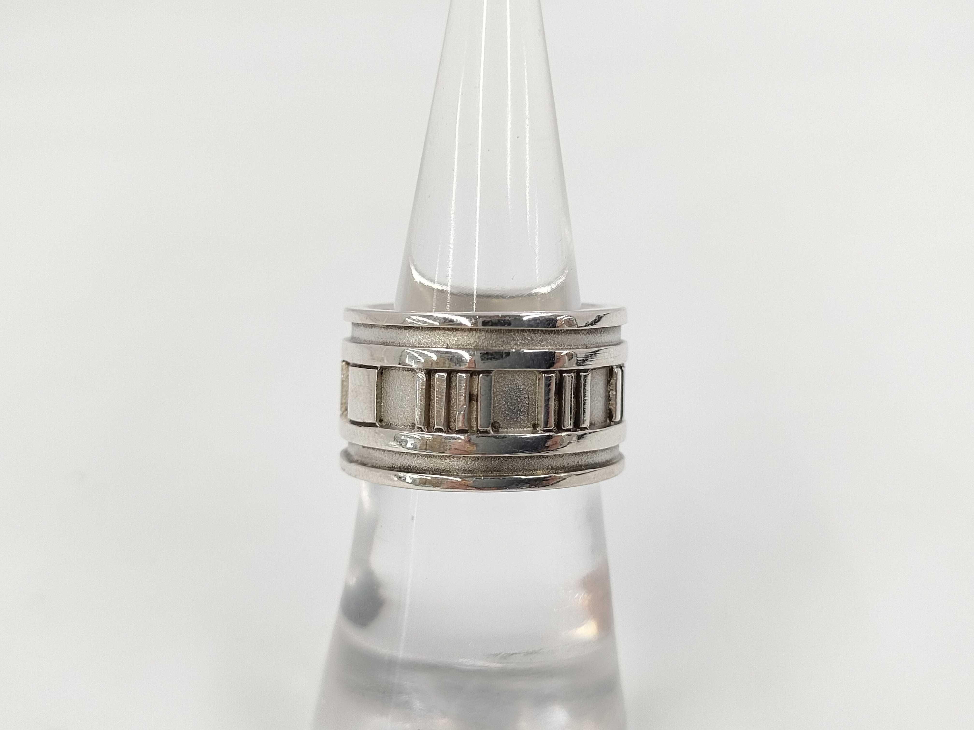 17696152892260000368434-1-